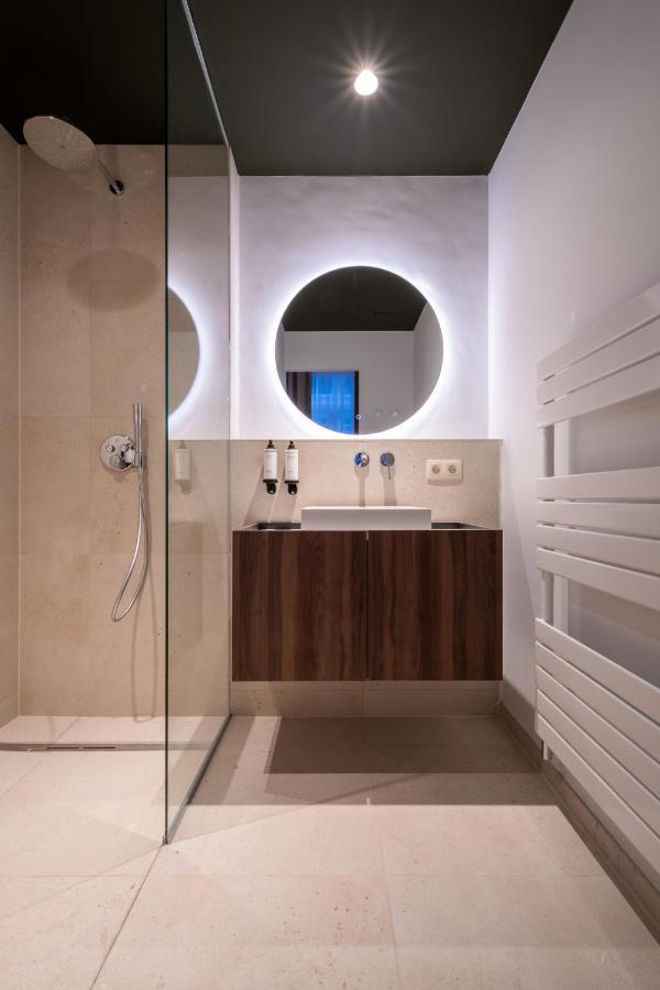One Two Four - Hotel & Spa 헨트 외부 사진