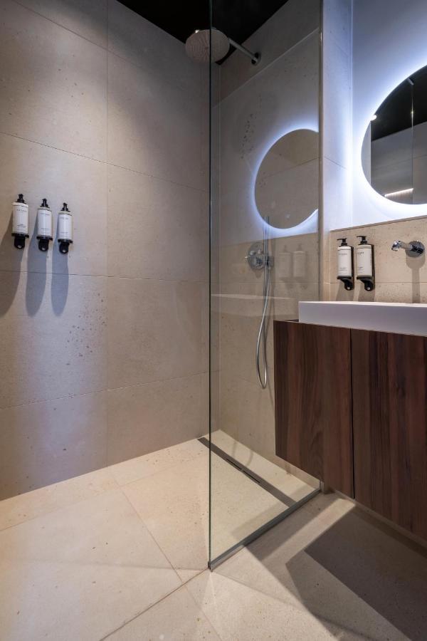 One Two Four - Hotel & Spa 헨트 외부 사진