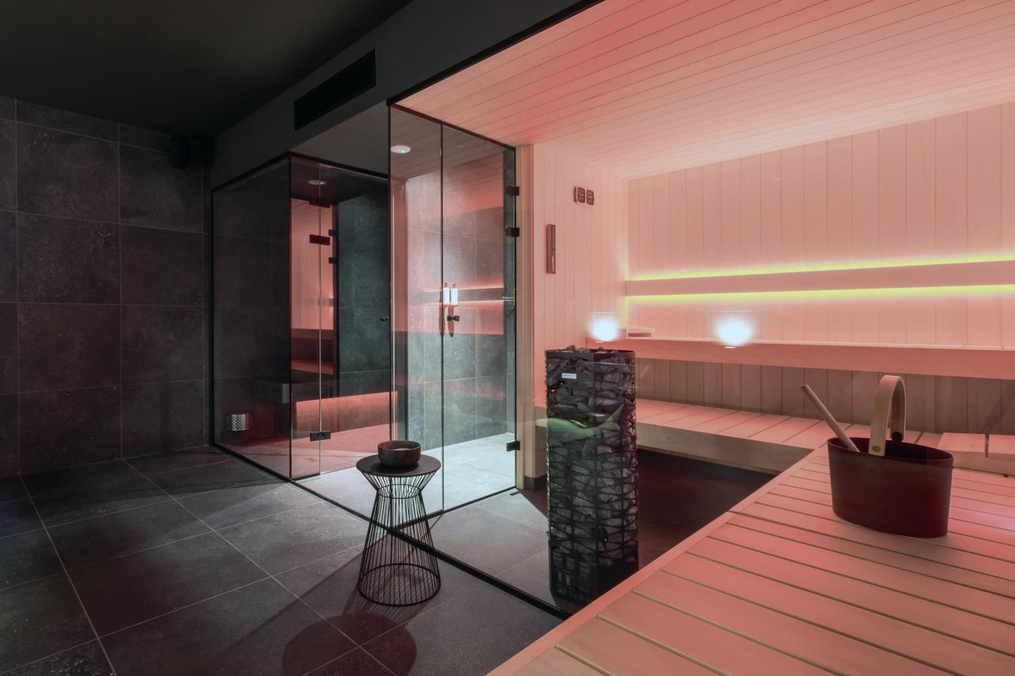 One Two Four - Hotel & Spa 헨트 외부 사진