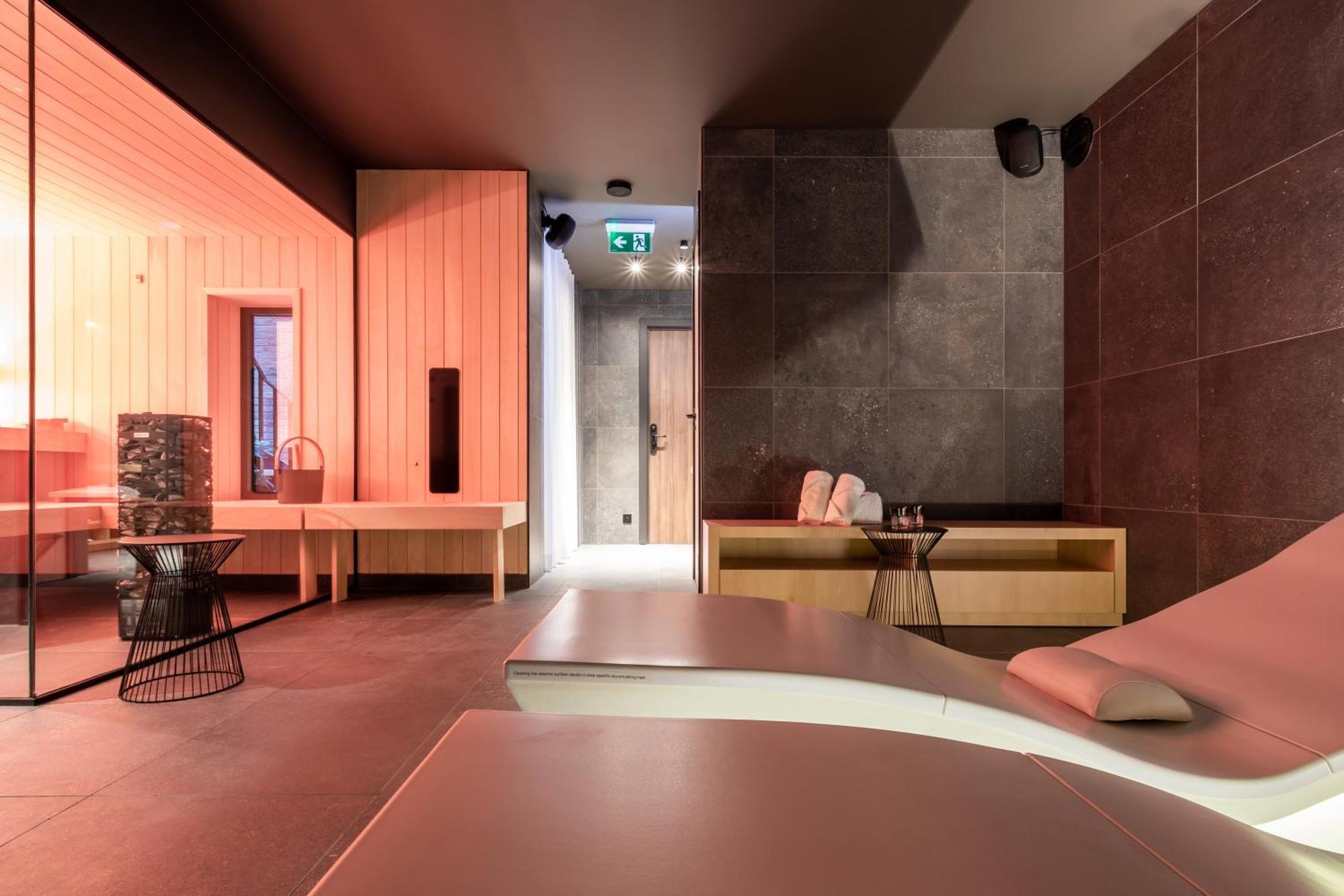 One Two Four - Hotel & Spa 헨트 외부 사진