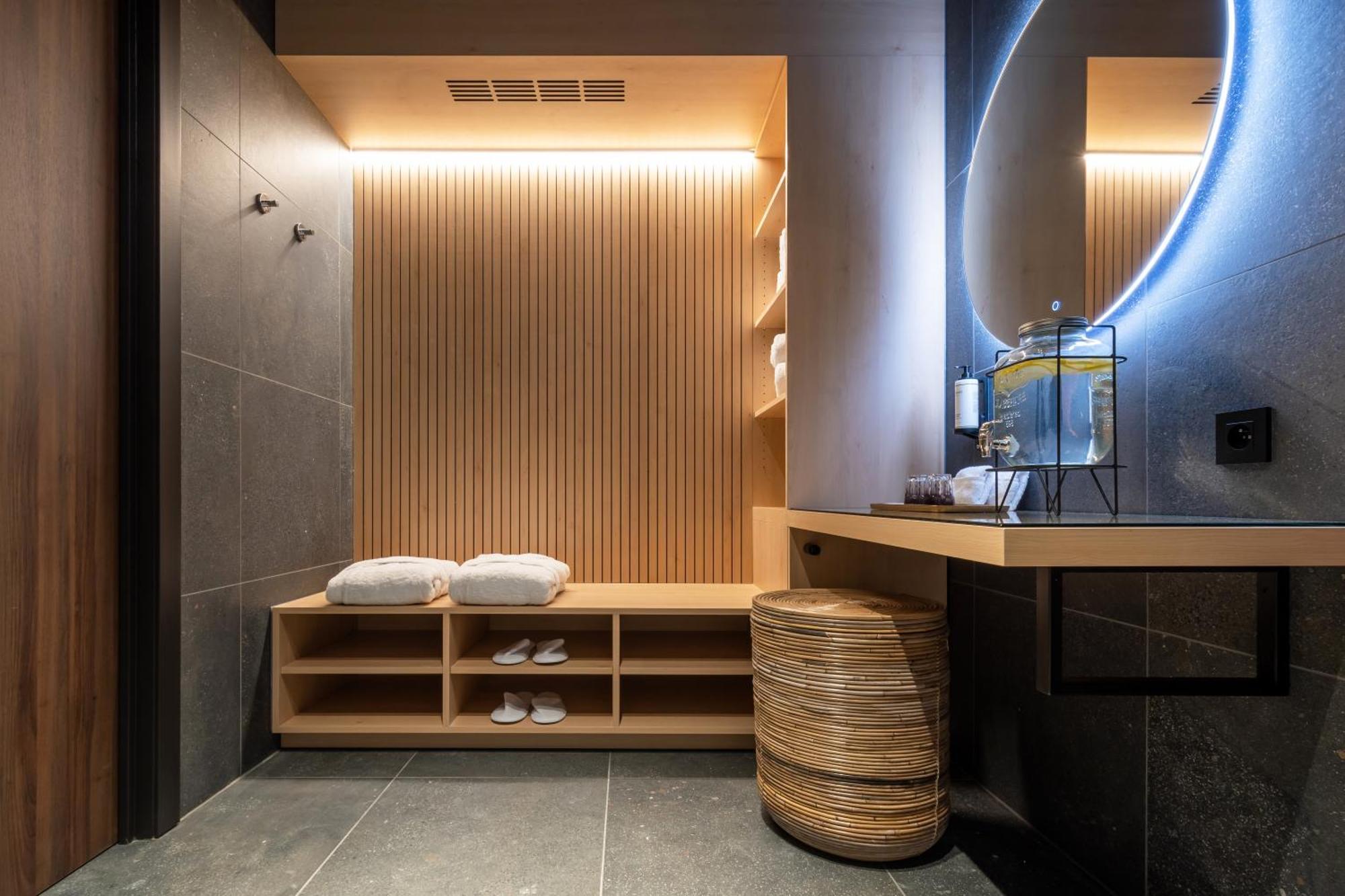 One Two Four - Hotel & Spa 헨트 외부 사진