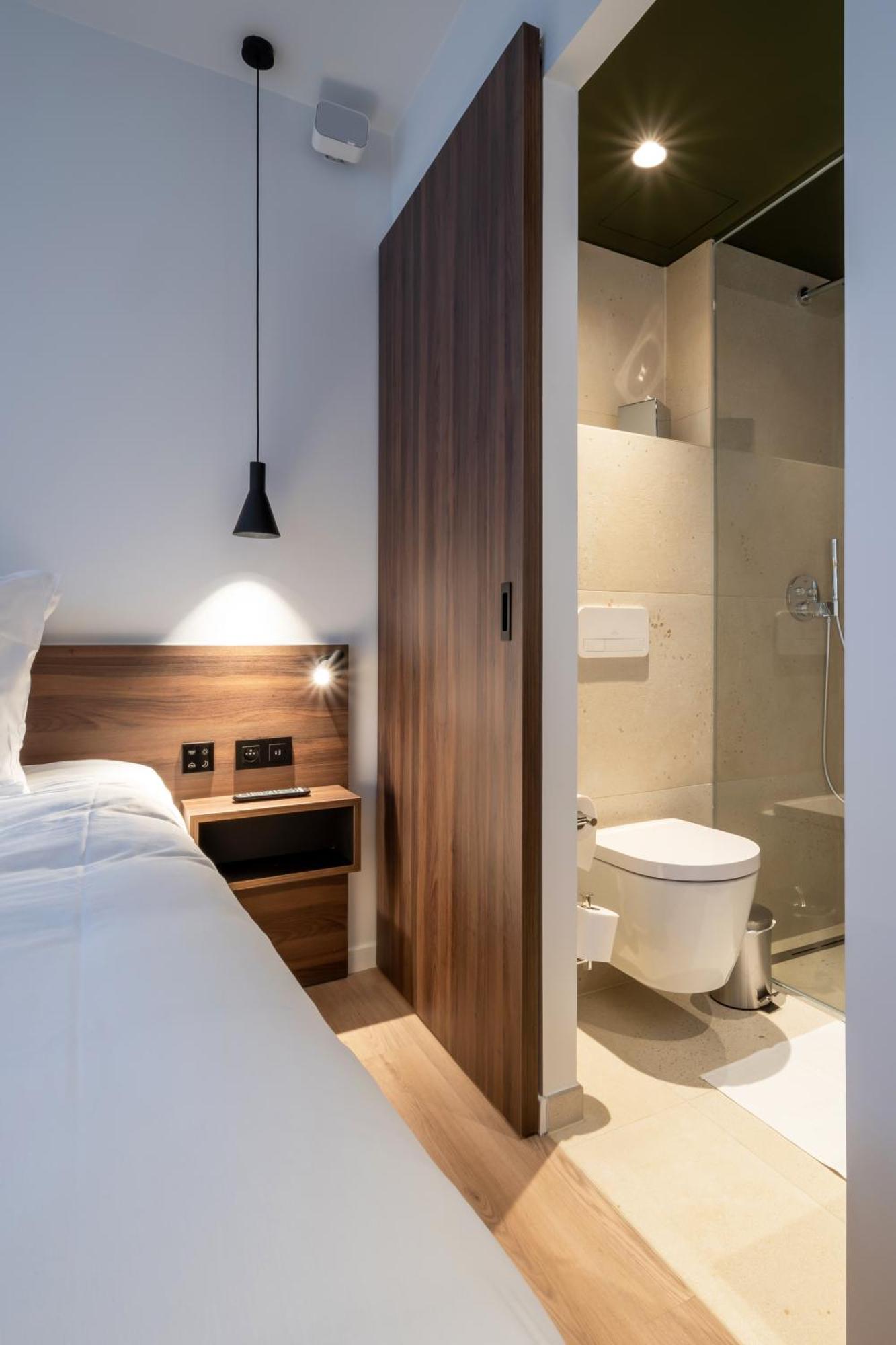 One Two Four - Hotel & Spa 헨트 외부 사진